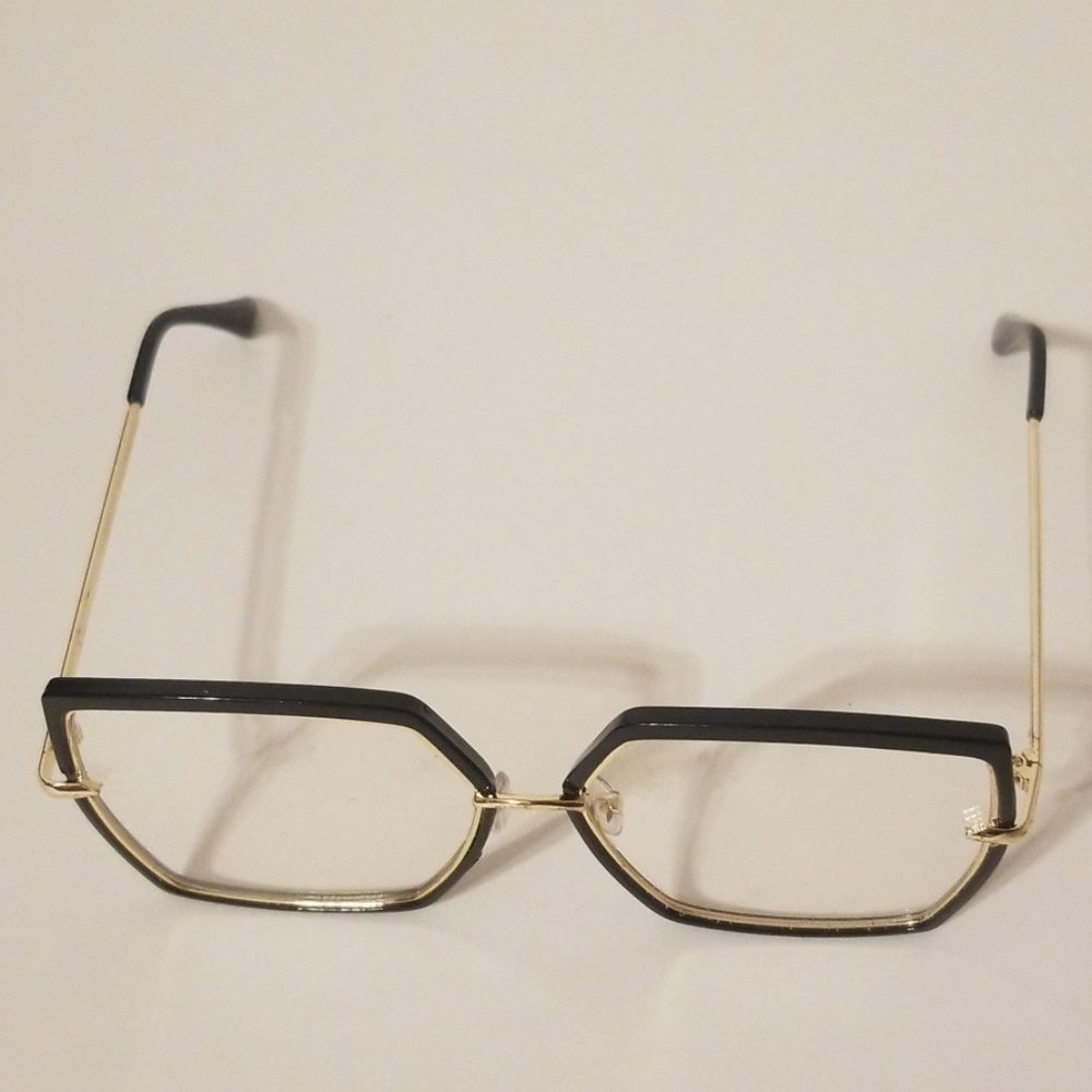 Black glasses